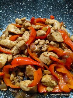A picture of Chicken and Bell Pepper Saute.