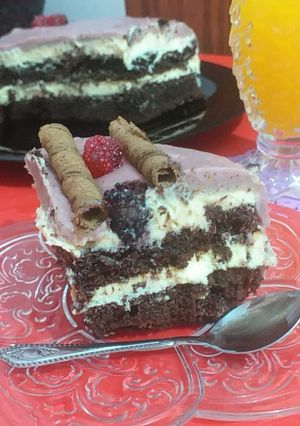 صورة لوصفة كيكة السعادة بكريمة الفلون طعم خرافي 🤤😘😘