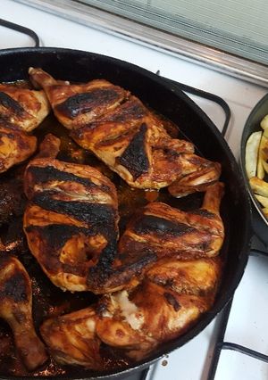 صورة لوصفة دجاج مشوي بالفرن مع بطاطا محمره
