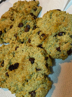 Una foto de Galletas de avena con coco y chips