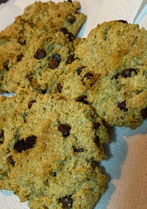 Una foto de Galletas de avena con coco y chips