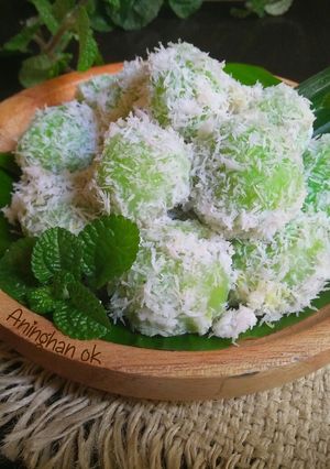 Foto resep KLEPON Lembut..pecah dimulut😜 #seninSEMANGAT