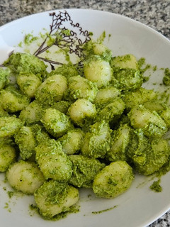 Una foto de Gnocchis al pesto