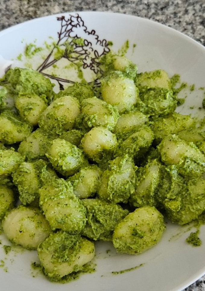 Una foto de Gnocchis al pesto