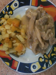 Una foto de Jirones de pollo en salsa