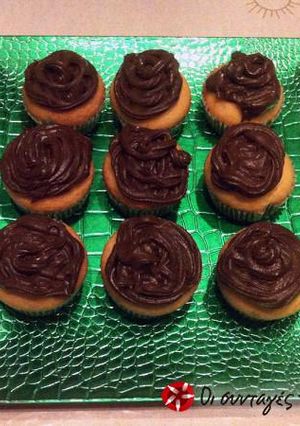 Φωτογραφία της συνταγής Cupcakes με πορτοκάλι και σοκολατένια βουτυρόκρεμα