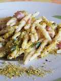 Trofie Fresche con Pancetta Affumicata e Granella di Pistacchio d
