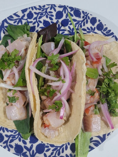 Una foto de Tacos acevichados
