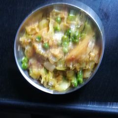 A picture of Cabbage matar veg.