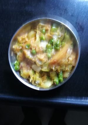 A picture of Cabbage matar veg.