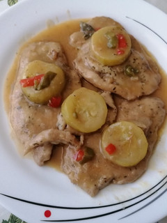 Una foto de Pechugas de pollo en salsa
