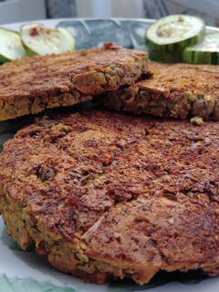 Una foto de Hamburguesa de poroto mung con verdura 🥒🥕 sin tacc y veganas
