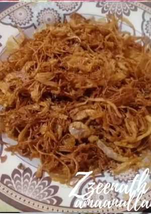 A picture of Birista/Deep Fried Sliced Onions.