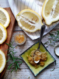 Foto di Marmellata di limoni e rosmarino
