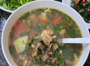 Hình của món Trai Nấu Riêu.