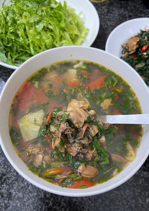 Hình của món Trai Nấu Riêu.