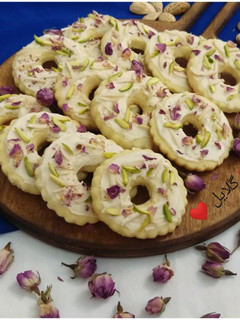 عکسی از دستور شیرینی رینگی آجیلی 😋