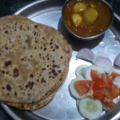 A picture of Chanadaal ka paratha aur aloo ki sabji.