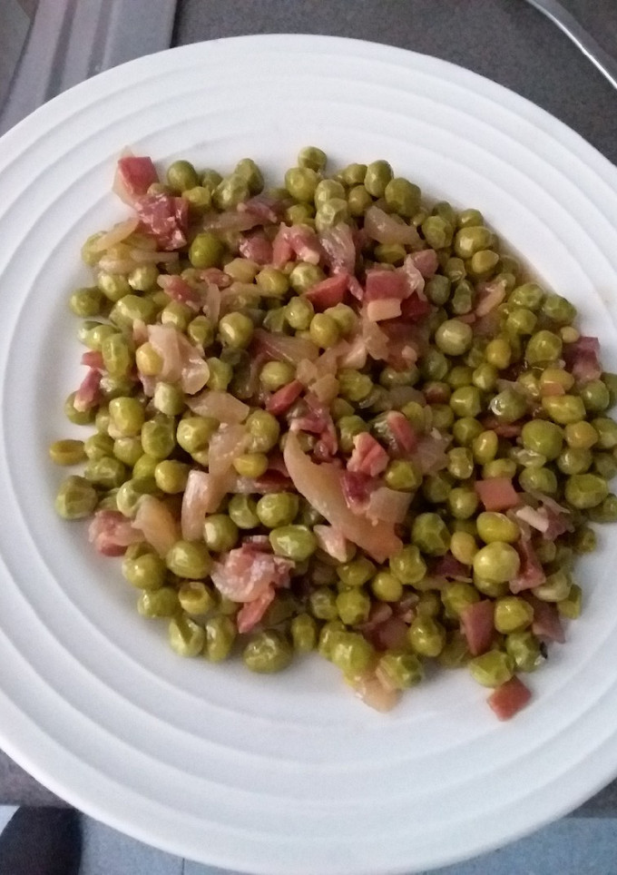 Una foto de Guisantes con jamón🥓