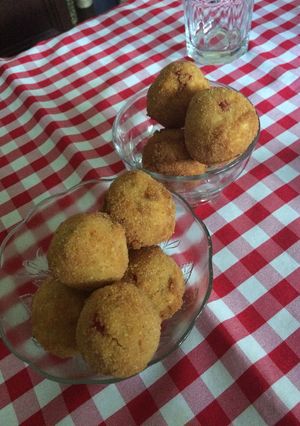 Una foto de Croquetas de pollo, garbanzos y verduras