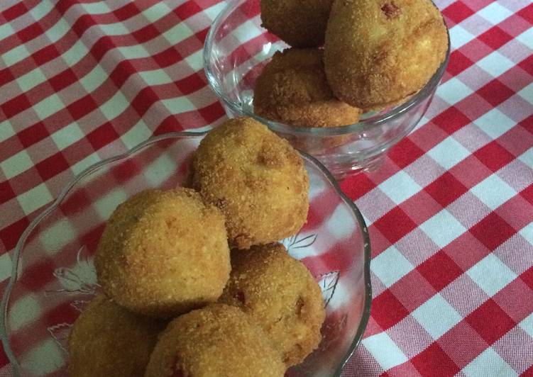 Croquetas de pollo, garbanzos y verduras