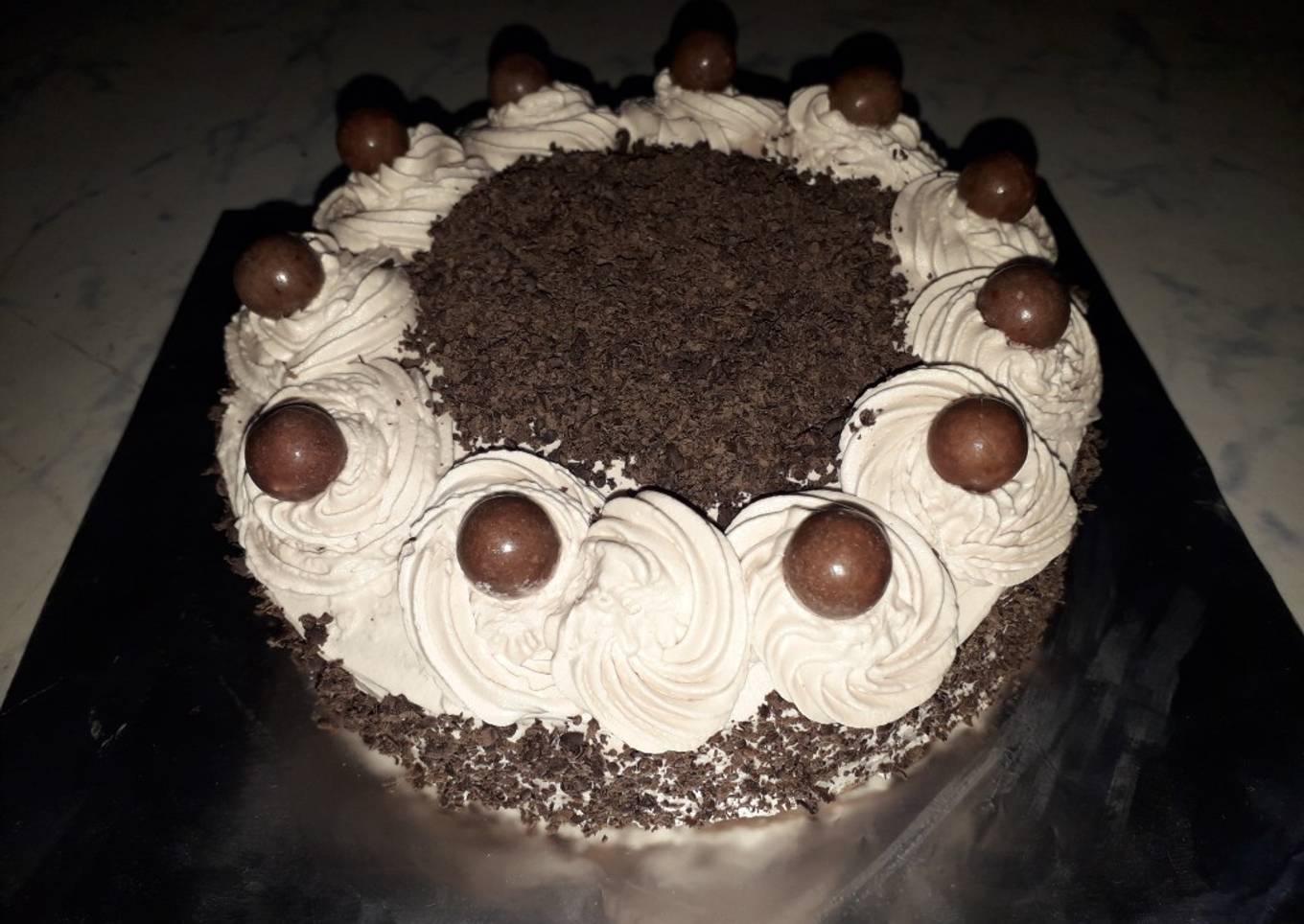 Eggless chocolate cake in fry pan