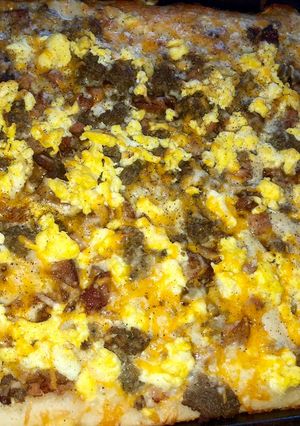 A picture of Breakfast pizza.