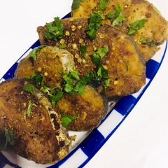 A picture of Fried fish.