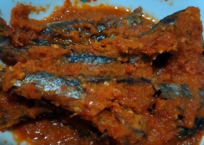 Ikan tongkol bumbu merah