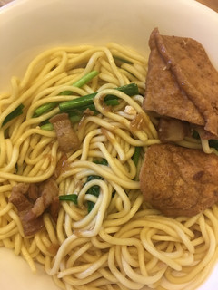 台式炒麵(內含滷汁作法)Taiwanese style Fried Noodles (including Gravy) 的食譜成品照片
