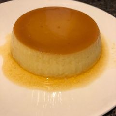 A picture of Spanish flan 🍮.