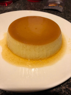 A picture of Spanish flan 🍮.