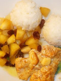 Almás-körtés, mazsolás csirkemell recept fotója