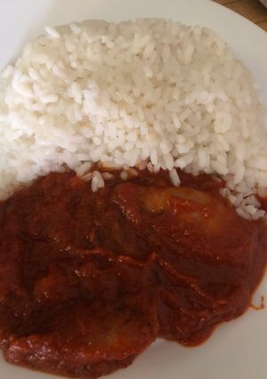 Una foto de Chipirones 🦑 en salsa de tomate