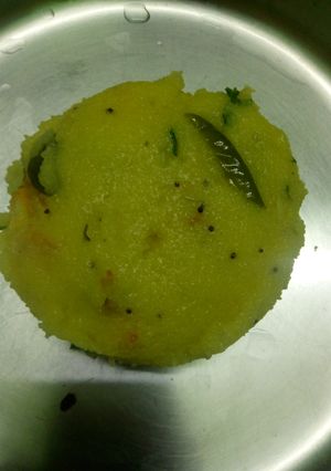 ரவா கிச்சடி (Rava khichadi recipe in tamil) செய்முறை முக்கிய புகைப்படம்