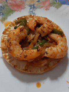 Una foto de Pincho de langostinos