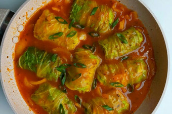 Cara Buat Sawi Gulung Isi Ayam Saus Spaghetti Murah