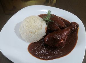 Una foto de Mole coloradito