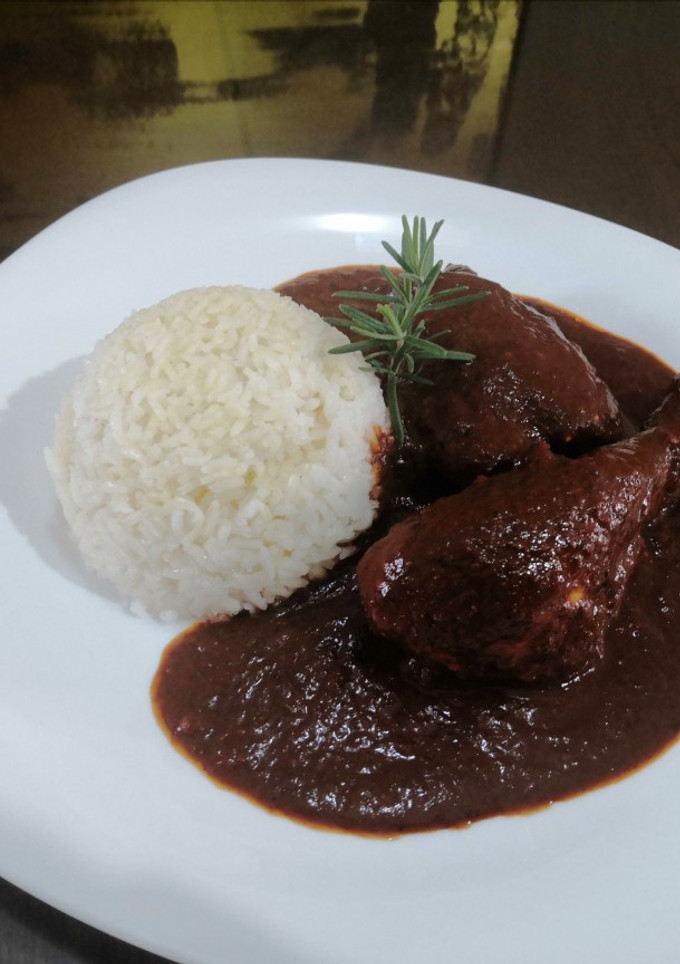Una foto de Mole coloradito
