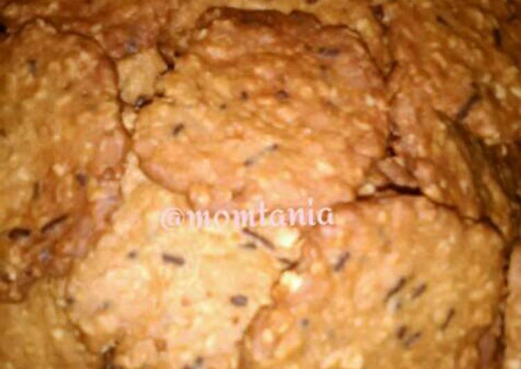 Langkah Mudah untuk Menyiapkan Crunchy oatmeal cookies yang Bisa Manjain Lidah