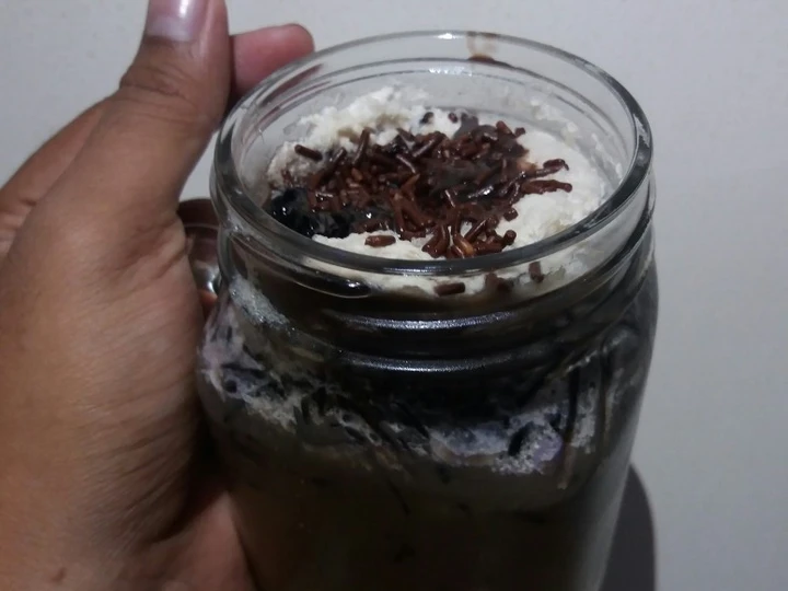 Langkah Mudah untuk Menyiapkan Resep Es cappucino cincau yang Uenak Anti Ribet, Uenak Banget