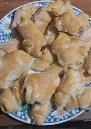 Una foto de Croissant con dulce de manzana