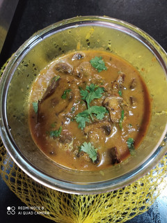 मशरूम की सब्जी (mushroom sabzi recipe in hindi) रेसिपी मुख्य फोटो