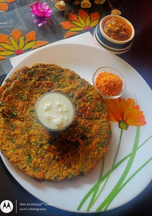 A picture of Methi Aloo Paratha.