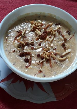 हैद्राबादि शाही शीर कुर्मा (hydreabadi shahi sheer khurma recipe in marathi) रेसिपी चे मुख्य फोटो 