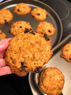 Una foto de Galletas de avena, pasas, coco, banana 🍌 sin harina, sin huevo ni leche 🌱 vegana