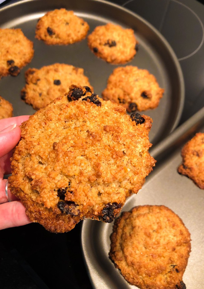 Una foto de Galletas de avena, pasas, coco, banana 🍌 sin harina, sin huevo ni leche 🌱 vegana