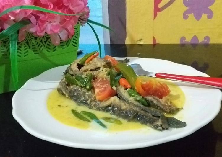 Langkah Mudah untuk Menyiapkan Mangut lele bumbu sederhana Anti Gagal