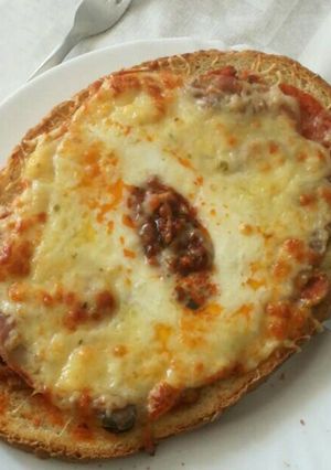 Une photo de Bruschetta au jambon cru