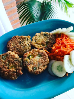 Una foto de Croquetas de arroz rellenas de jamón y queso